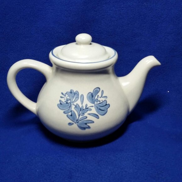 Pfaltzgraff Yorktowne Teapot 5 Cup Stoneware Country Kitchen USA Backstamp - Picture 7 of 11